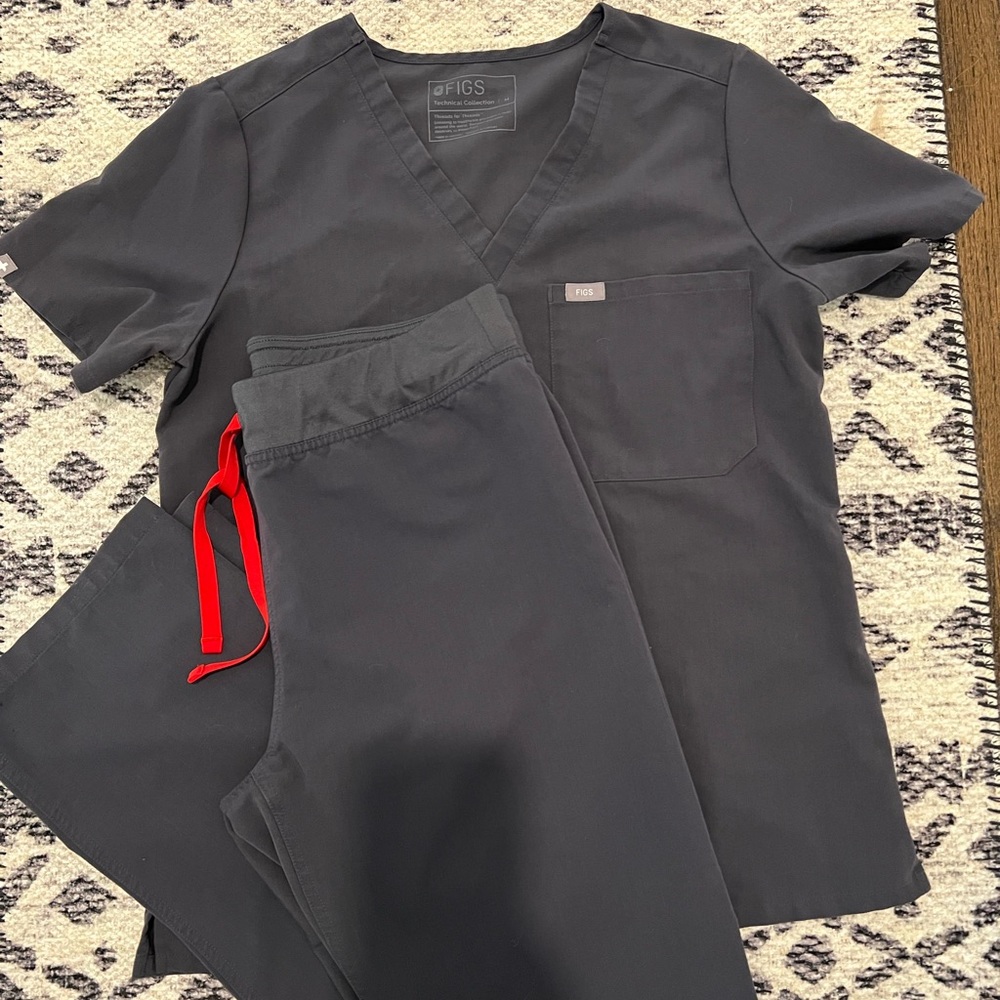 CHARCOAL Figs medium scrub set!